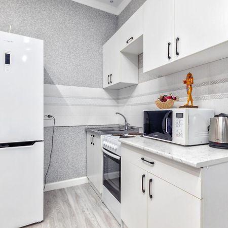 Прекрасная Студия В Элитном Доме Pavlodar Buitenkant foto